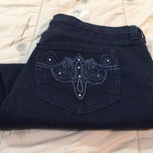 New With Tag NYDJ Capris Size 16